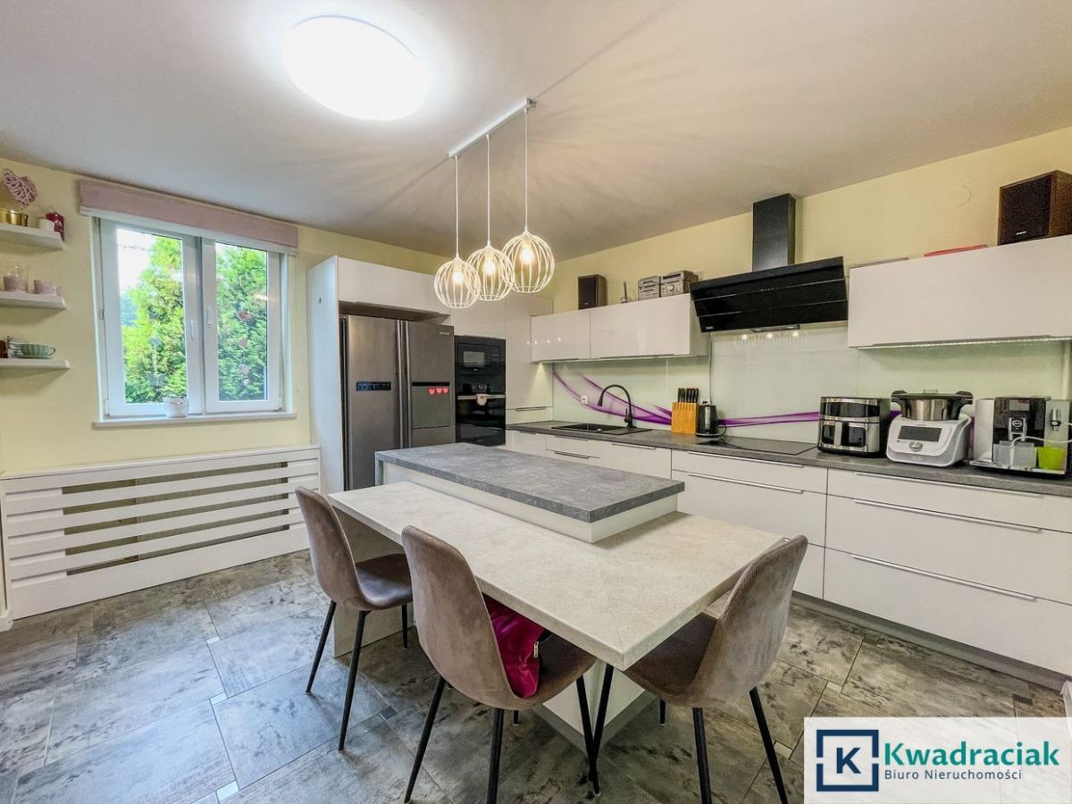 dom wolnostojący, 5 pokoi Bieździadka. Zdjęcie 4