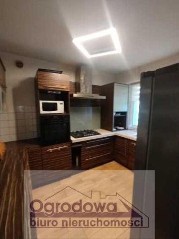 dom wolnostojący, 6 pokoi Urle. Zdjęcie 1