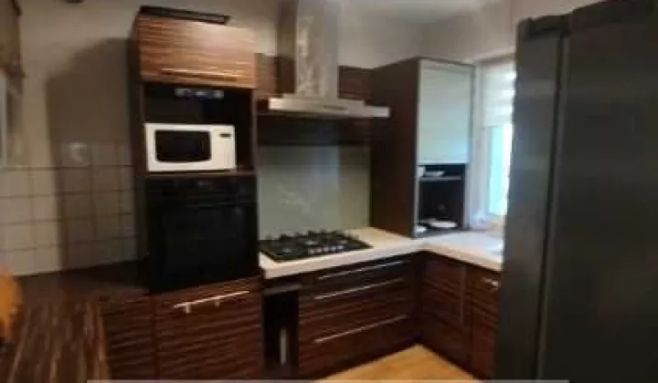 dom wolnostojący, 6 pokoi Urle