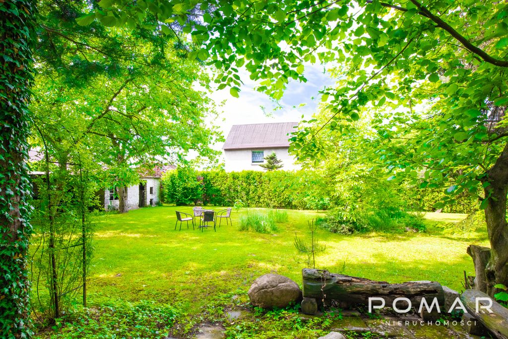 dom wolnostojący, 5 pokoi Czernica, ul. Podleśna