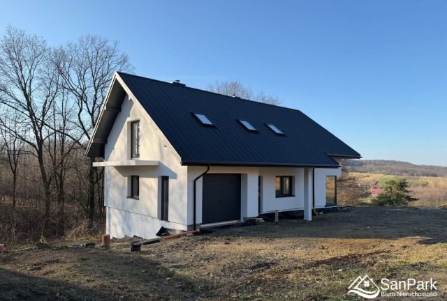 dom wolnostojący, 5 pokoi Sanoczek. Zdjęcie 2