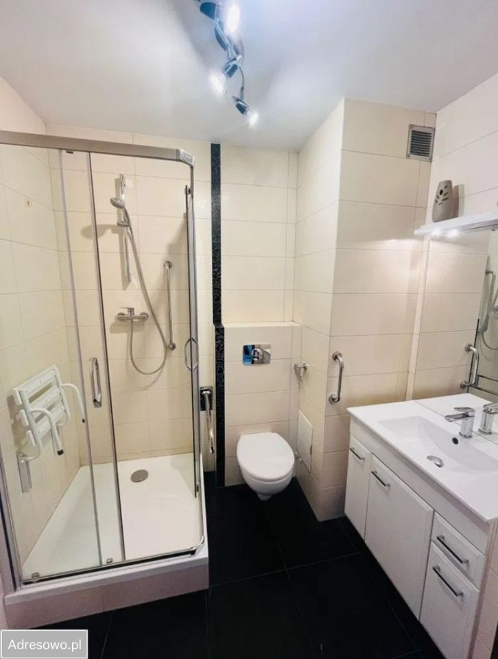 Mieszkanie 2-pokojowe Bielsko-Biała Śródmieście, ul. Romana Dmowskiego. Zdjęcie 4