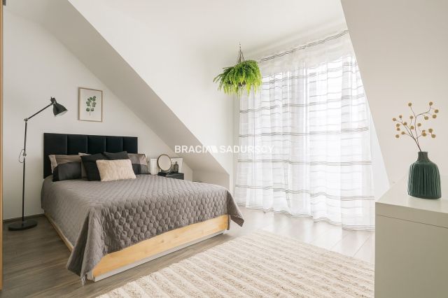 Mieszkanie 3-pokojowe Kraków Swoszowice, ul. Macieja Dębskiego. Zdjęcie 1