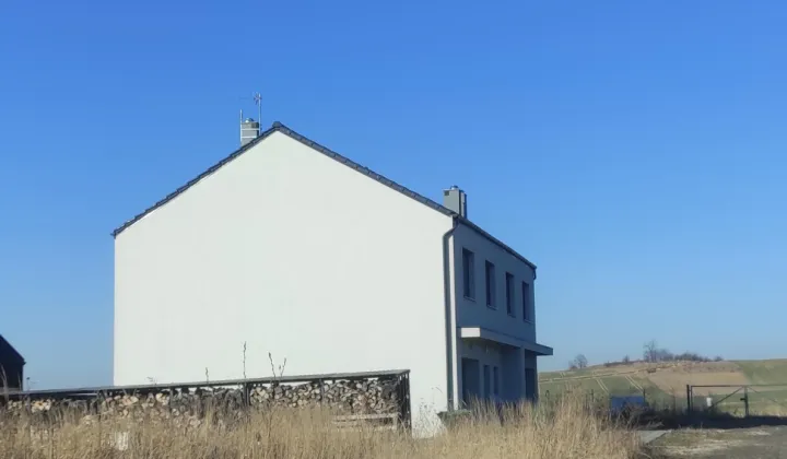 bliźniak, 4 pokoje Gniewomierz