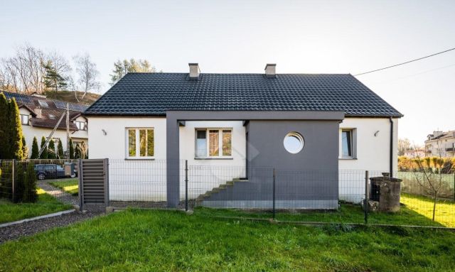 dom wolnostojący, 4 pokoje Zielonki, ul. Garlicka. Zdjęcie 1