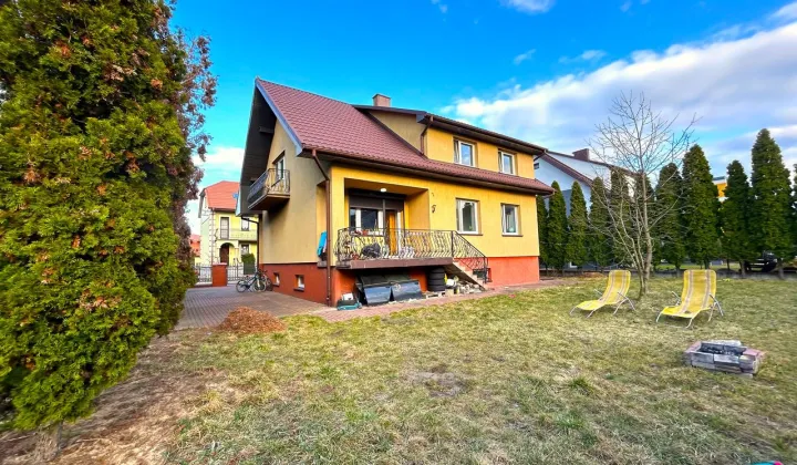 dom wolnostojący, 9 pokoi Uniejów, ul. J. Słowackiego