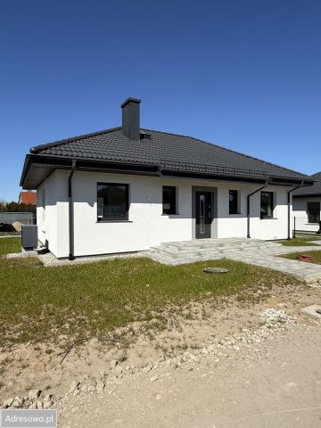 dom wolnostojący, 4 pokoje Różyny. Zdjęcie 1