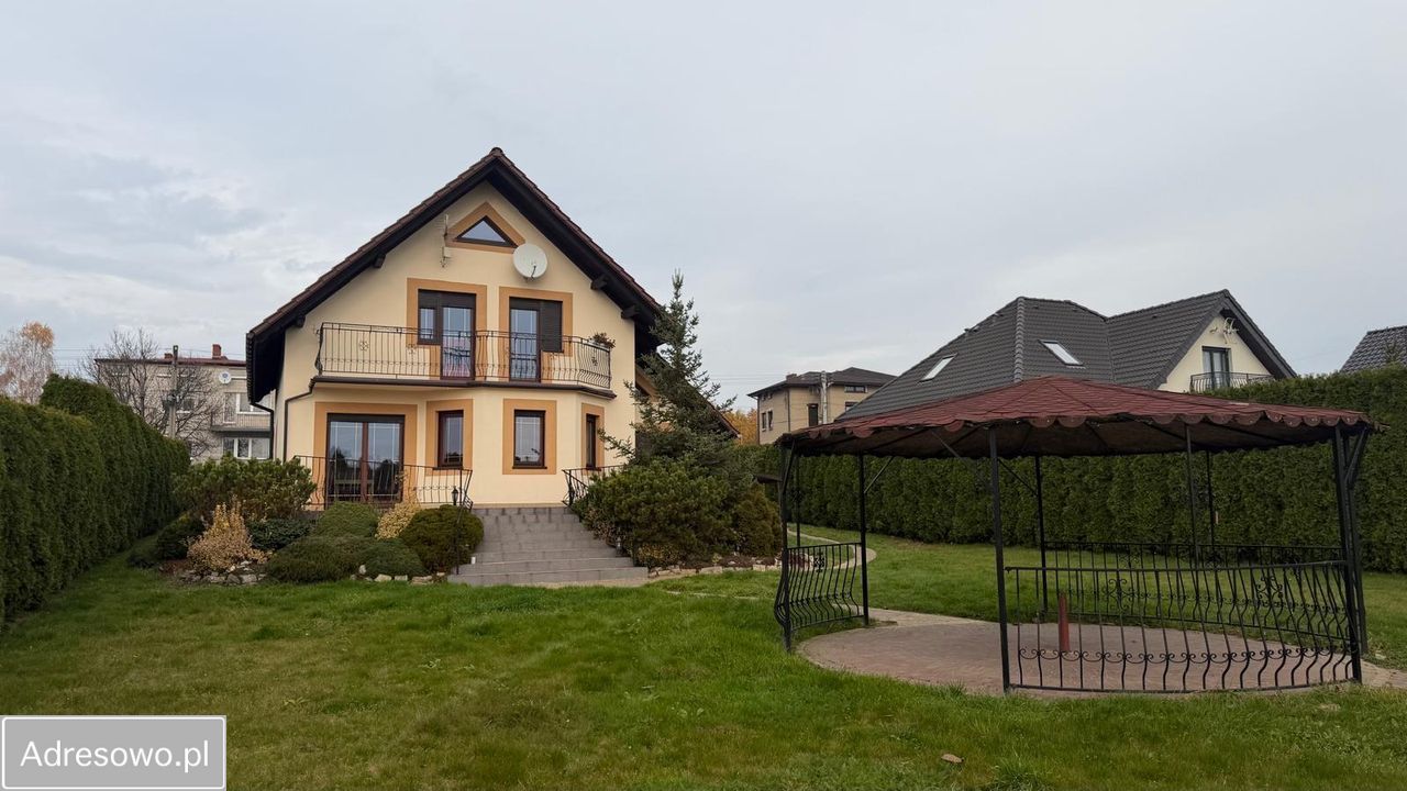 dom wolnostojący, 5 pokoi Wymysłów, ul. Sienkiewicza