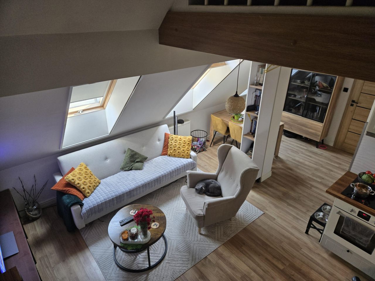 Mieszkanie 3-pokojowe Maksymilianowo, Łabędzia. Zdjęcie 1