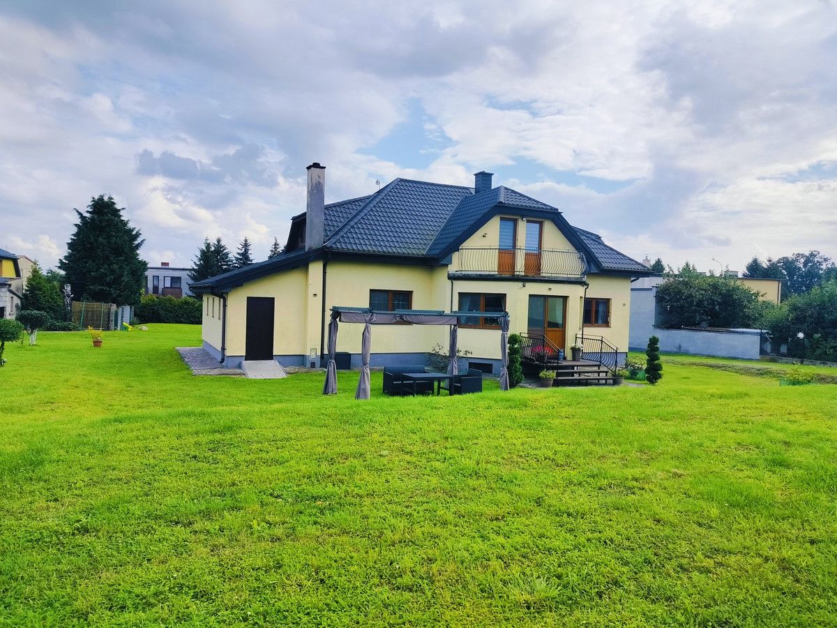 dom wolnostojący, 6 pokoi Lipno