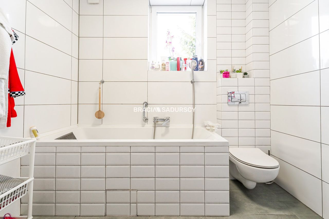 dom wolnostojący, 7 pokoi Myślenice. Zdjęcie 25