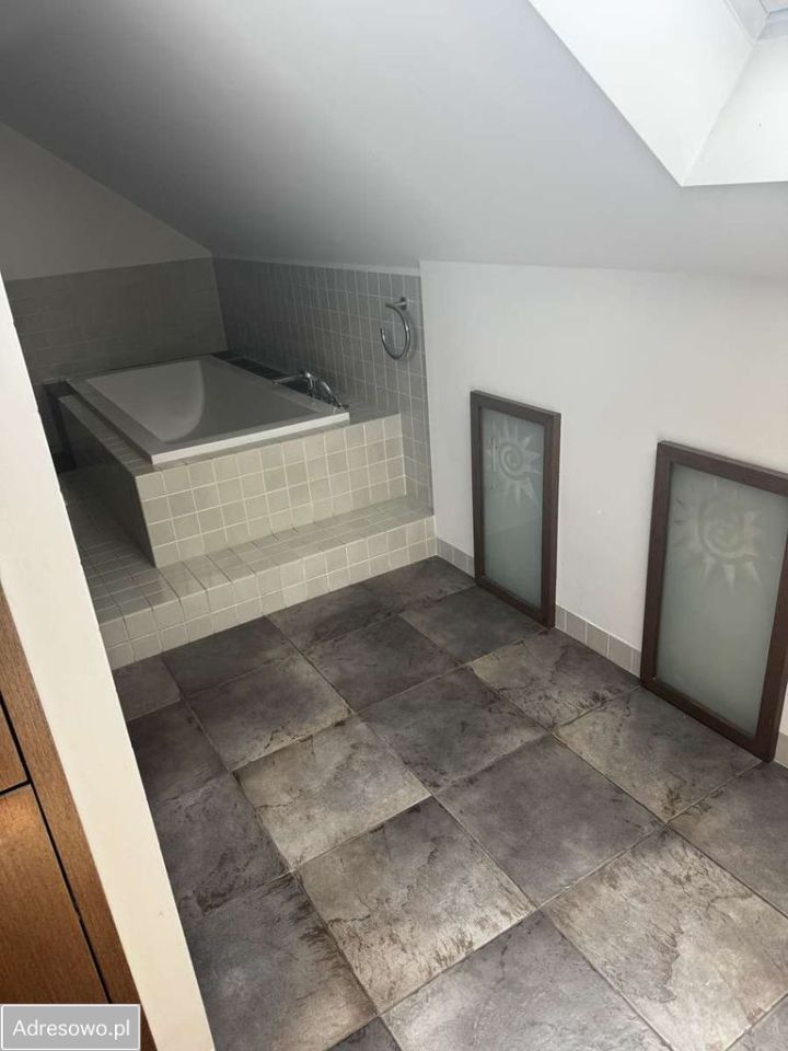 dom wolnostojący, 6 pokoi Borzęcin Mały, ul. Warszawska. Zdjęcie 3