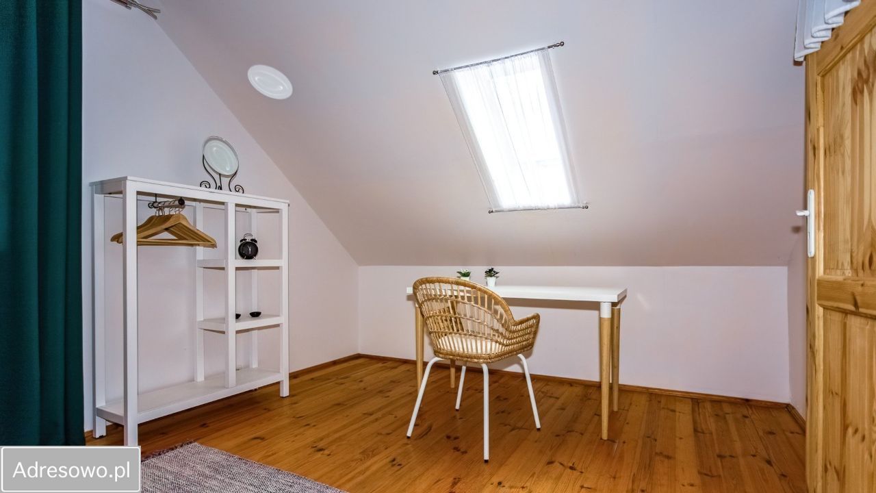 dom wolnostojący, 4 pokoje Łabapa. Zdjęcie 2