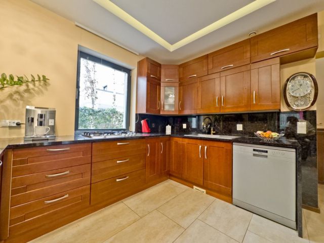 dom wolnostojący, 7 pokoi Stare Babice, ul. Koczarska. Zdjęcie 8