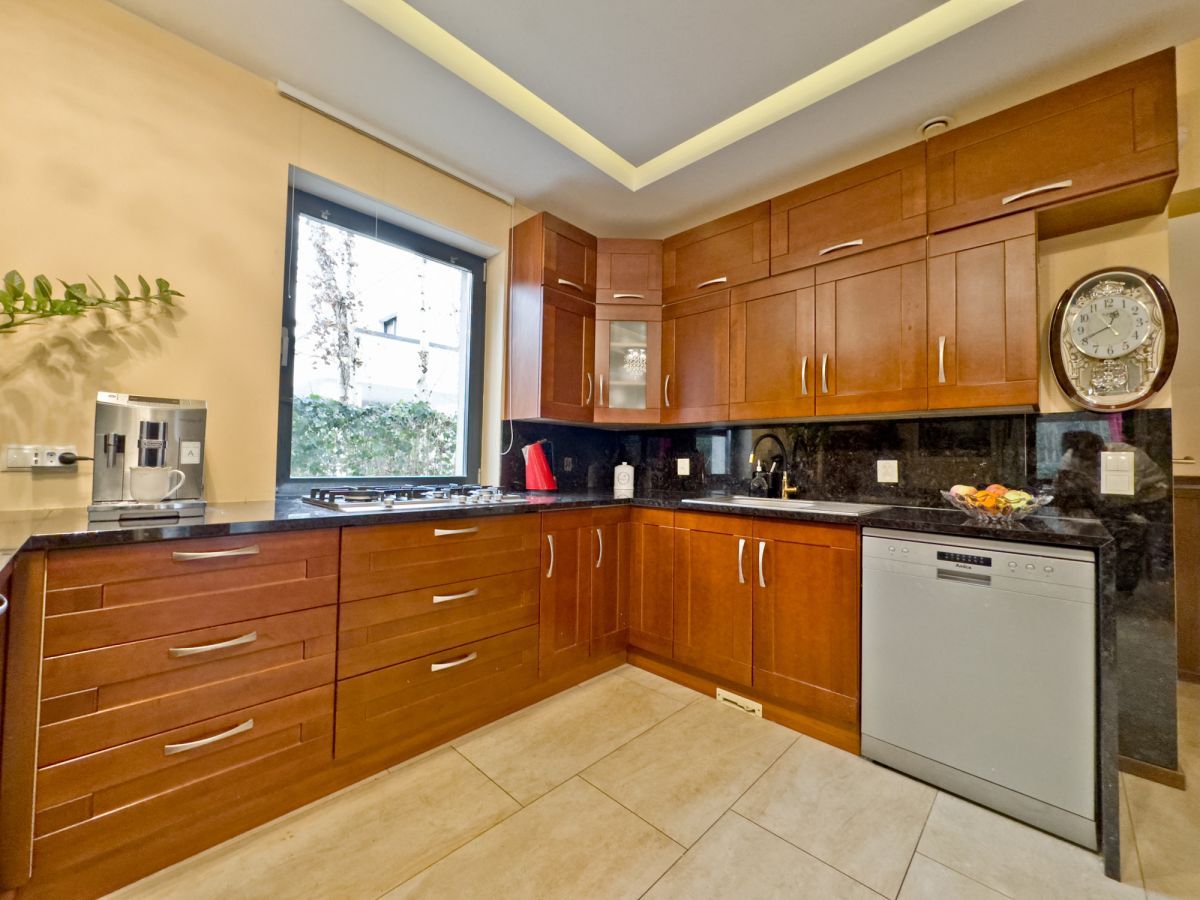 dom wolnostojący, 7 pokoi Stare Babice, ul. Koczarska. Zdjęcie 8