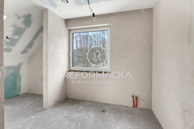 dom wolnostojący, 5 pokoi Strażów. Zdjęcie 15