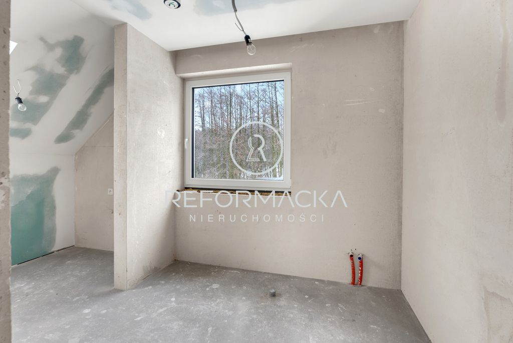 dom wolnostojący, 5 pokoi Strażów. Zdjęcie 15