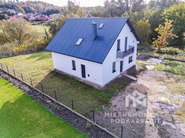 dom wolnostojący, 5 pokoi Nowy Borek. Zdjęcie 5