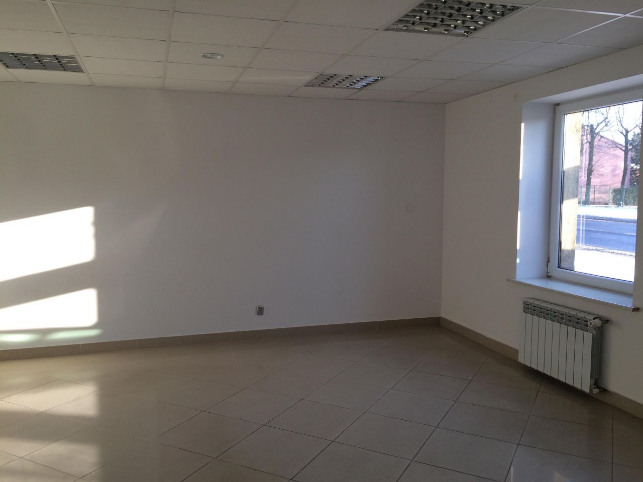 Biuro Sulejów, ul. Opoczyńska. Zdjęcie 2