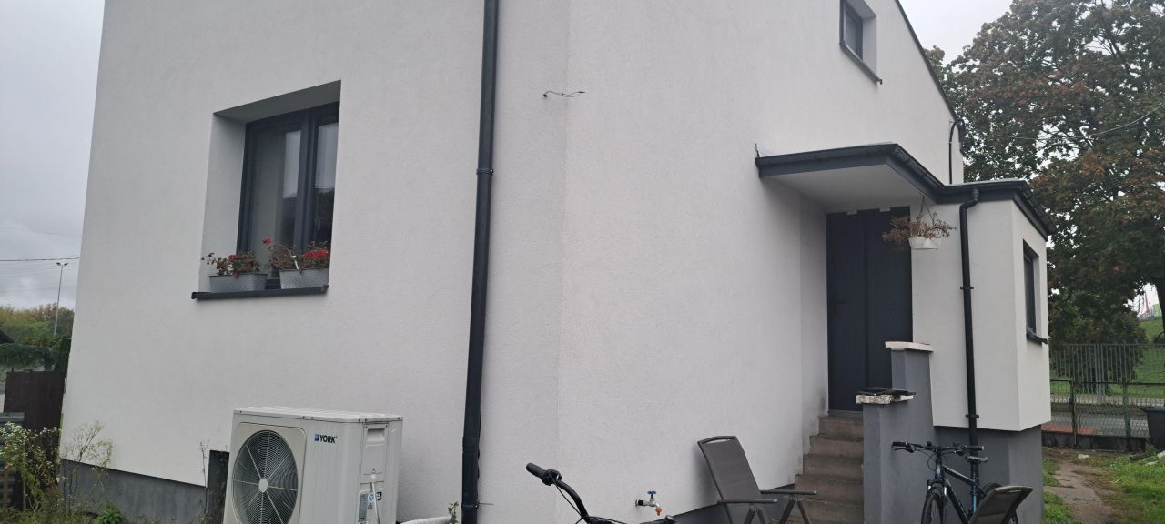 dom wolnostojący, 2 pokoje Częstochowa Zawodzie, ul. Olsztyńska. Zdjęcie 2