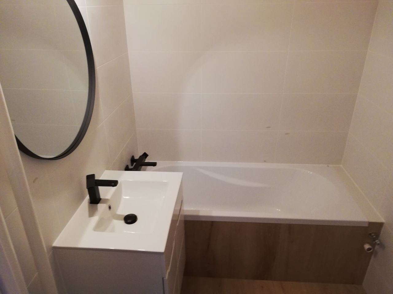 Mieszkanie 3-pokojowe Krosno Śródmieście, ul. Niepodległości. Zdjęcie 4