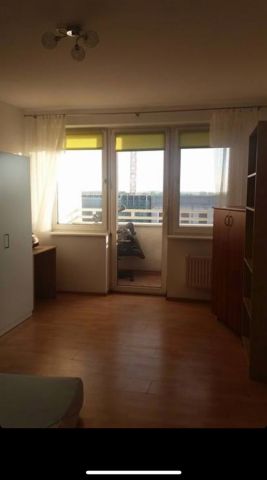 Mieszkanie 3-pokojowe Kraków, ul. Rozdroże. Zdjęcie 1