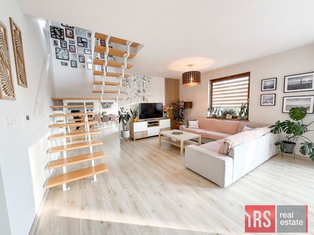 bliźniak, 5 pokoi Gajków, ul. Janowicka. Zdjęcie 2