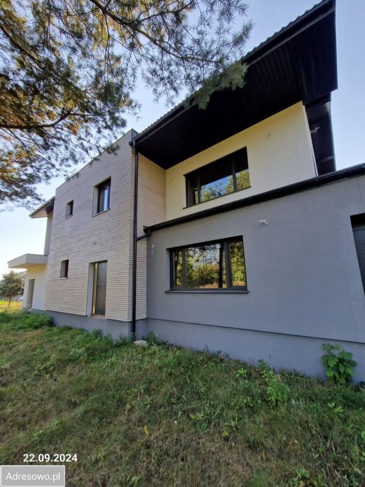 dom wolnostojący, 7 pokoi Bełchatów, ul. Daleka. Zdjęcie 2