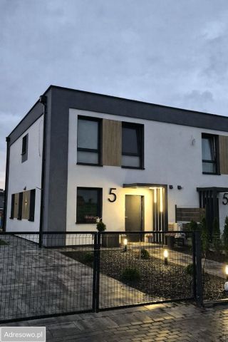 bliźniak, 5 pokoi Silno. Zdjęcie 1