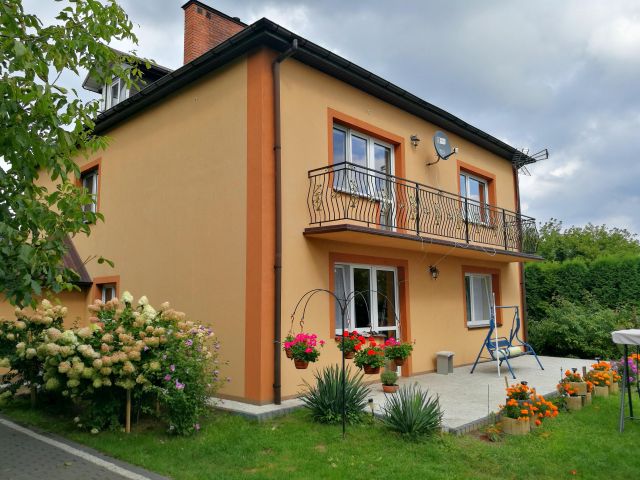 dom wolnostojący, 6 pokoi Zwoleń, ul. Targowa. Zdjęcie 1