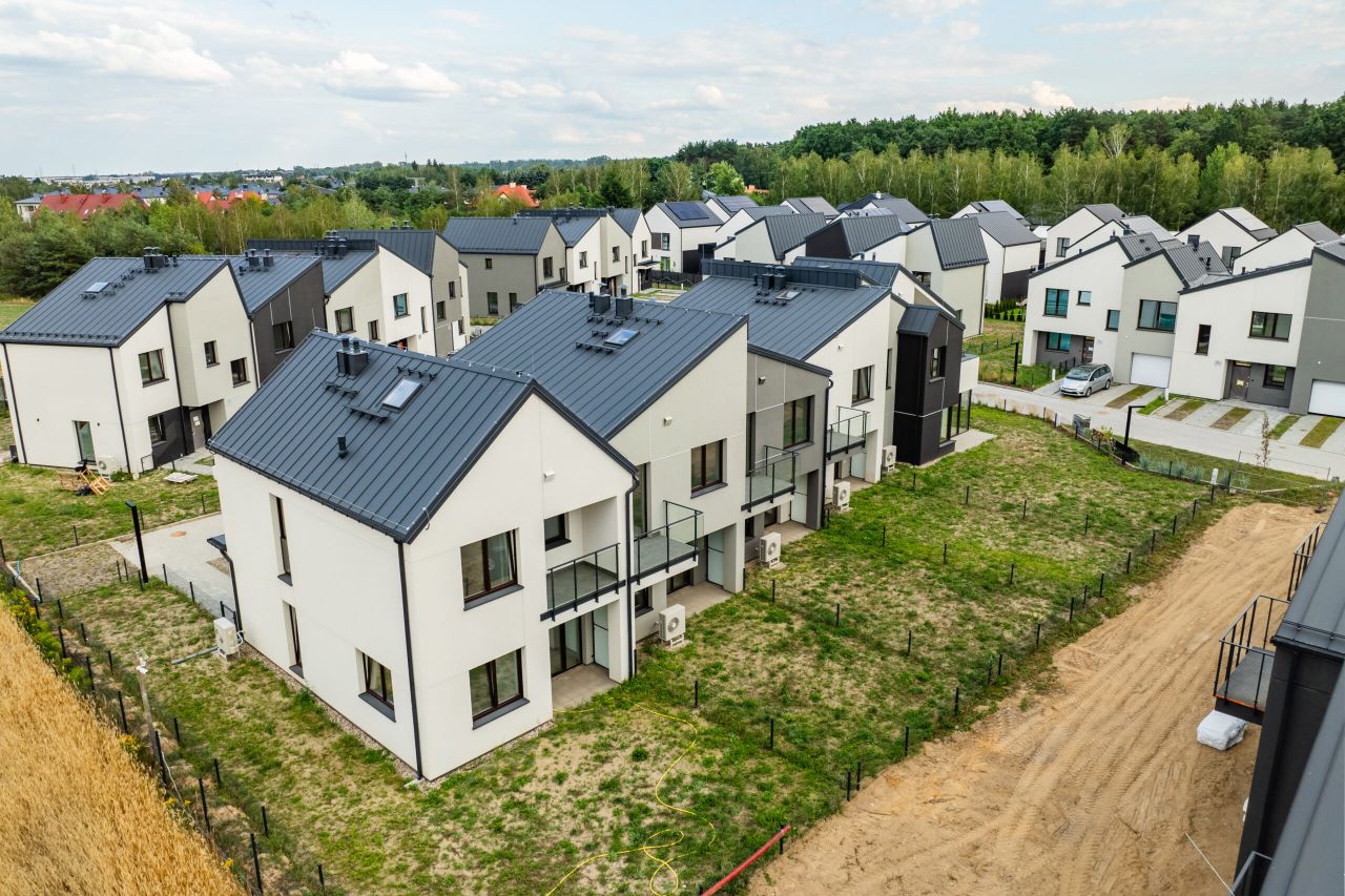 dom szeregowy, 5 pokoi Słomin, ul. Biedronki. Zdjęcie 2