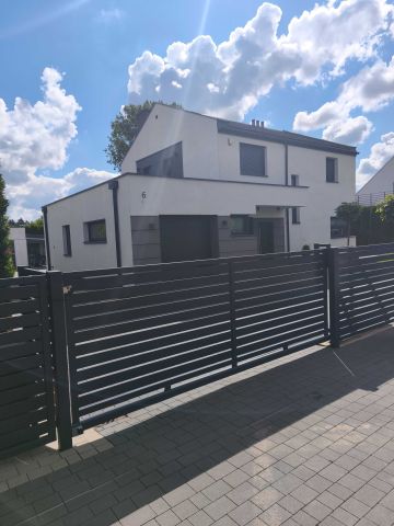 dom wolnostojący, 6 pokoi Ozorków, ul. Kaczeńcowa. Zdjęcie 1