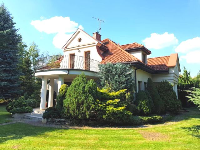 dom wolnostojący, 7 pokoi Chotomów, ul. Stefana Kisielewskiego. Zdjęcie 1