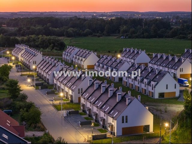 dom szeregowy, 4 pokoje Wrocław Psie Pole, ul. Cholewkarska. Zdjęcie 1