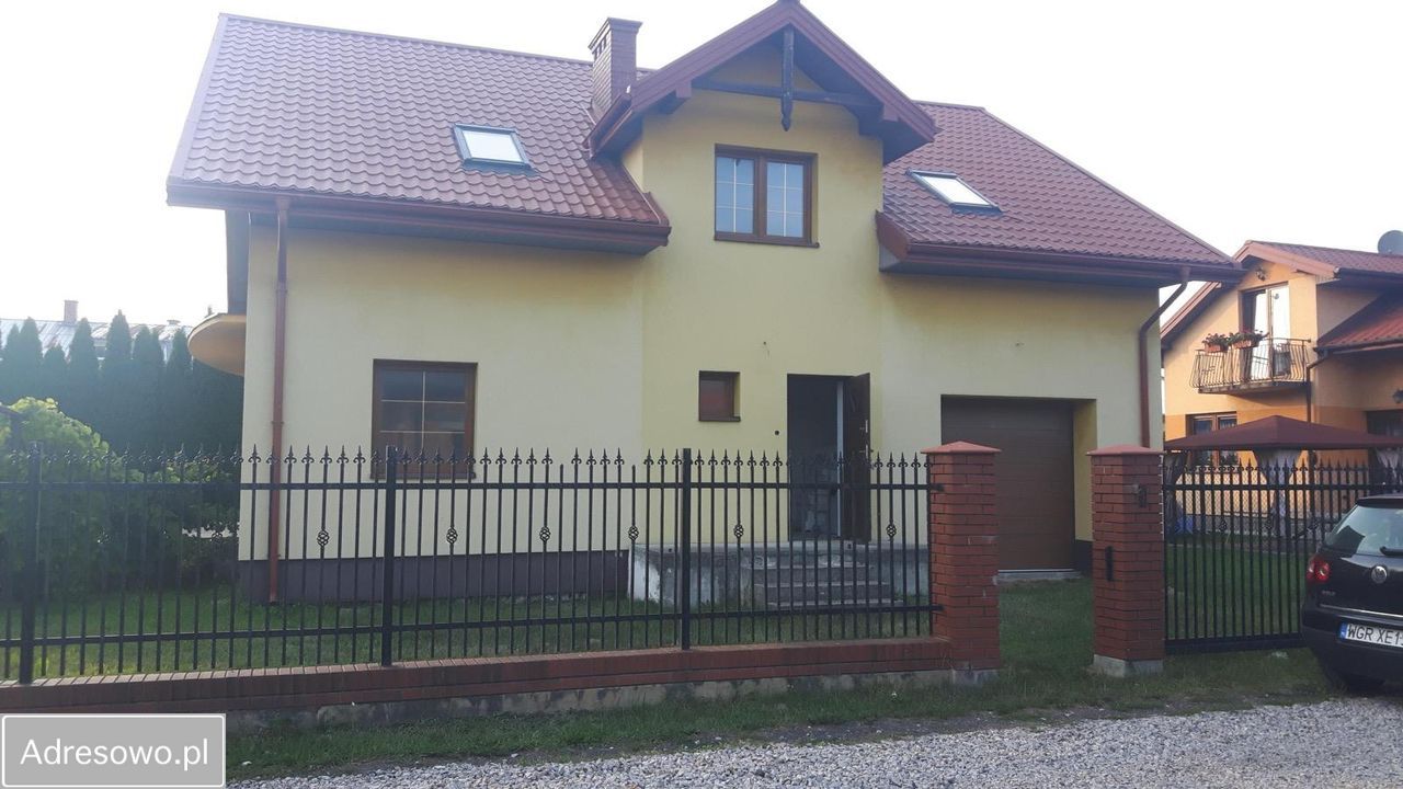 dom wolnostojący, 6 pokoi Warka, ul. Różana