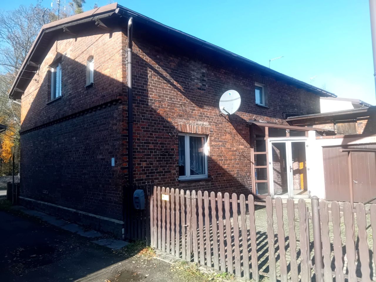 dom wolnostojący, 7 pokoi Tarnowskie Góry Rybna, ul. Powstańców Warszawskich. Zdjęcie 2