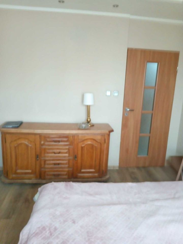 Mieszkanie 3-pokojowe Legnica. Zdjęcie 4