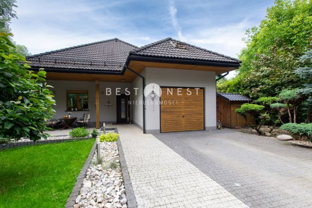dom wolnostojący, 7 pokoi Bielsko-Biała Lipnik. Zdjęcie 1