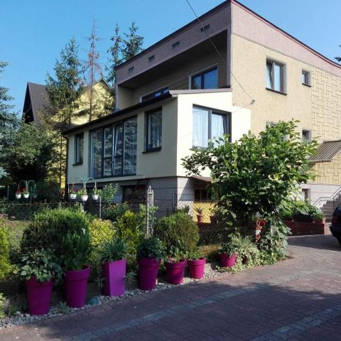 budynek wielorodzinny, 6 pokoi Sterkowiec, Sosnowa. Zdjęcie 1