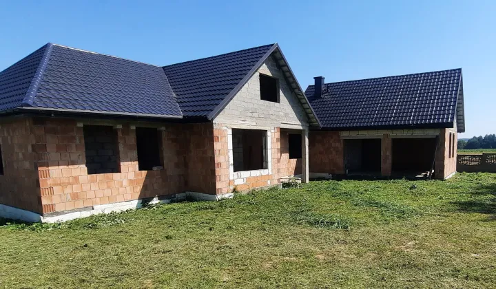 dom wolnostojący, 5 pokoi Łopuszno, ul. Kasztanowa