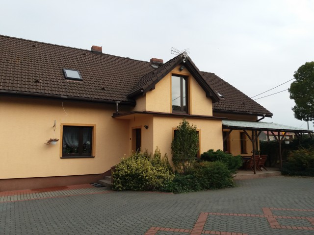 dom wolnostojący, 7 pokoi Izbicko, ul. Opolska. Zdjęcie 1