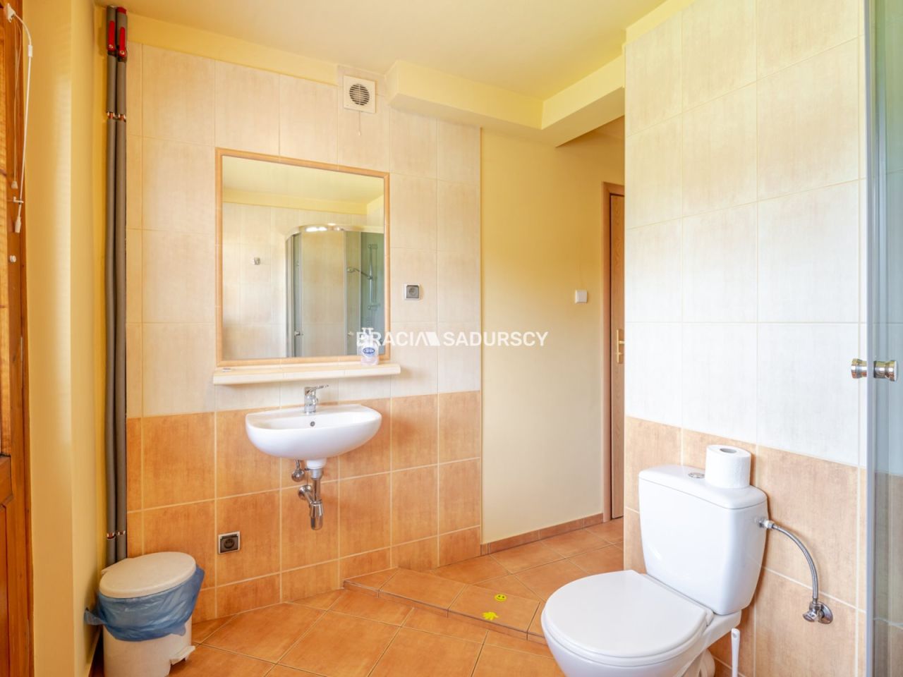 dom wolnostojący, 6 pokoi Zakopane Krzeptówki. Zdjęcie 12