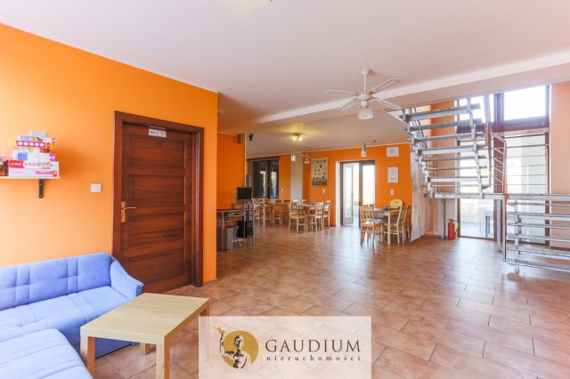 dom wolnostojący, 15 pokoi Rewa. Zdjęcie 11