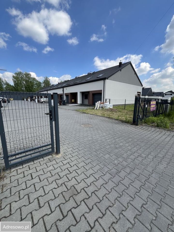 dom szeregowy, 4 pokoje Sosnowiec Dańdówka, ul. Romualda Traugutta. Zdjęcie 1