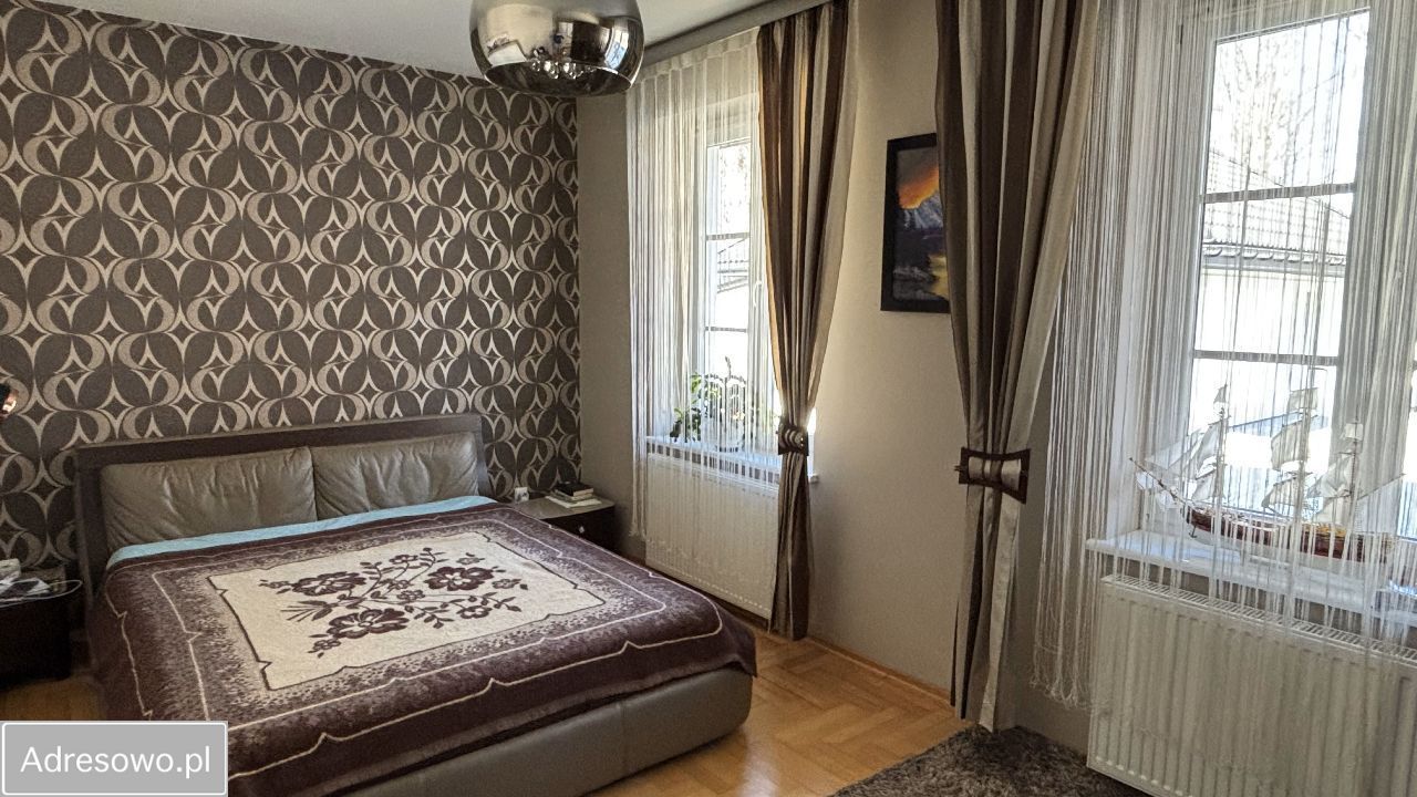 dom wolnostojący, 6 pokoi Ładna. Zdjęcie 14