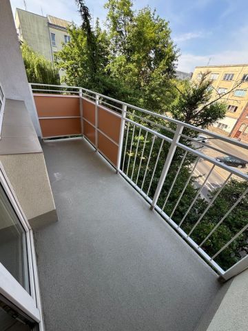 Mieszkanie 3-pokojowe Wrocław Stare Miasto, ul. ks. Wincentego Kraińskiego. Zdjęcie 6