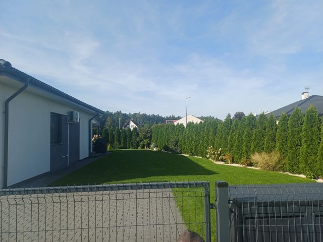 dom wolnostojący, 4 pokoje Żychlin. Zdjęcie 2