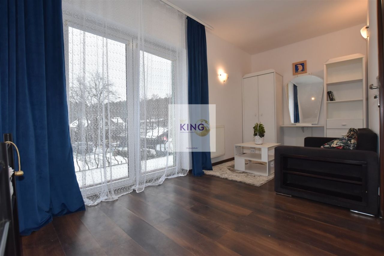 House, 220 m²