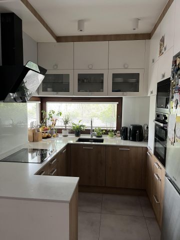 Mieszkanie 3-pokojowe Kielce Bukówka, ul. Jana Karskiego. Zdjęcie 1