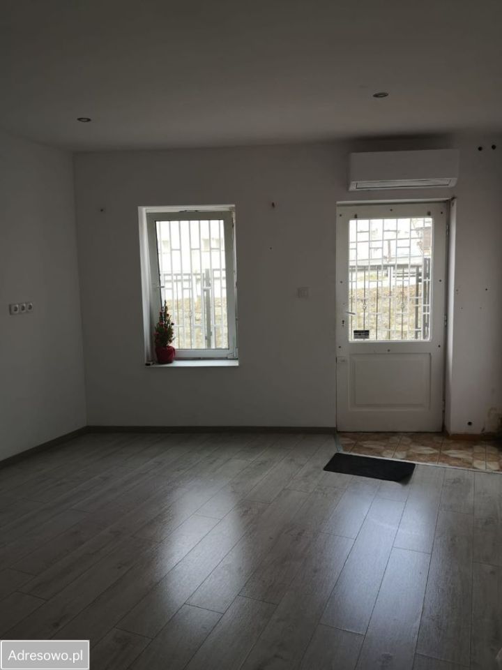 Lokal Walim, ul. kard. Stefana Wyszyńskiego. Zdjęcie 4